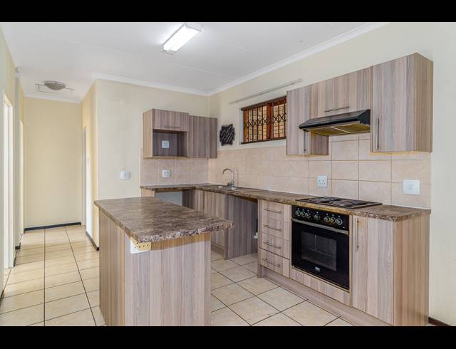 2 BEDROOM APARTMENT FOR SALE IN RANDPARK RIDGE